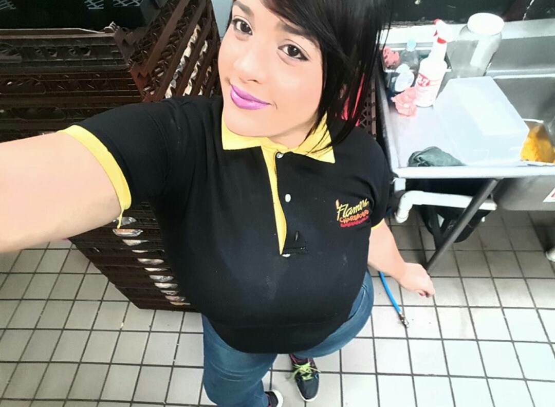 luisdjj2377:  bellako80:  Aquí de nuevo está mamisonga Dura Dura  Mira que clase