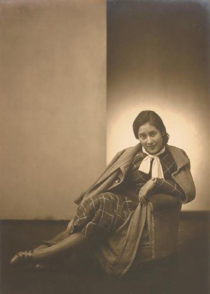 s-h-o-w-a:Portraits of an undintified model, Japan, 1930sPh. Denjiro Ide