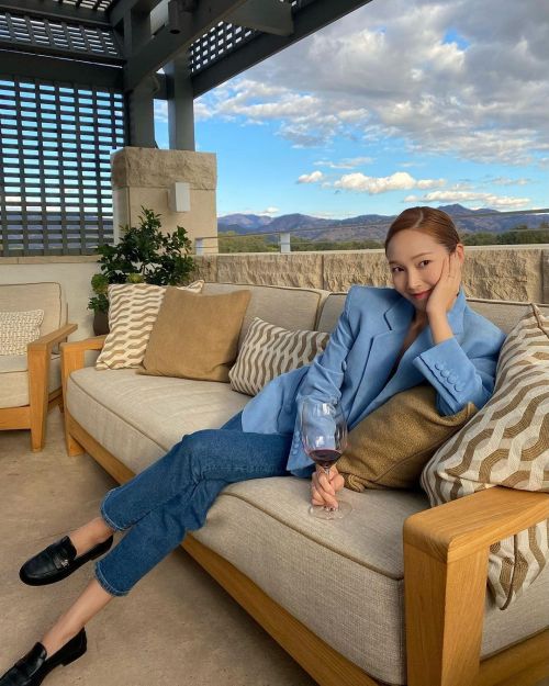 jessica.syj: Matching the color of the sky☁️