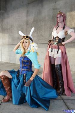 shiyawind:  Hi Tumblr. I forgot I had you. D:Christine and I as Steampunk Bubblegum and Fionna 