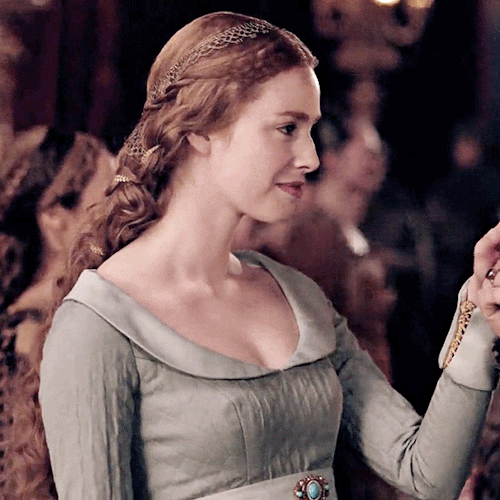 Freya Mavor As Elizabeth Of York (The White Queen, 2013) And As Anne Boleyn (The Other Boleyn Girl, Chichester