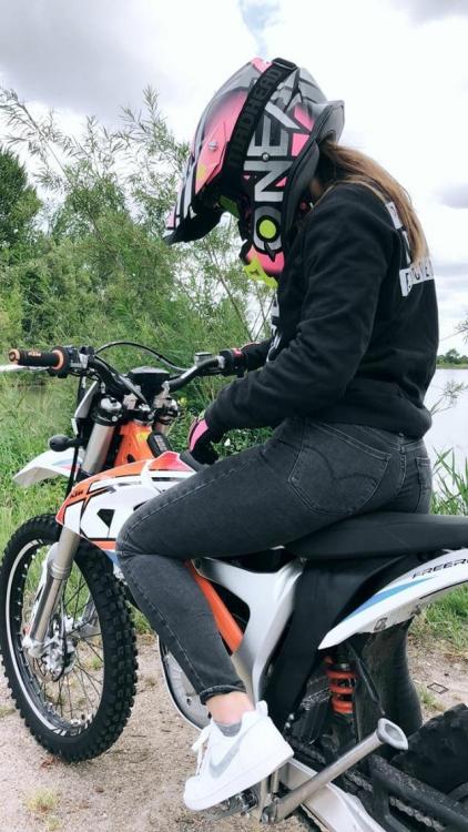 motocrossbabes: Saturday’s are for badass #Motochicks like the beautiful @marie_sp_ #motocross