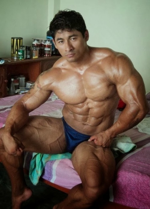 Porn myfavoritemusclemen:  Cesar Quispe photos