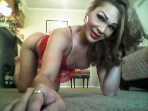 leenamonroe210: Lady in Red #redlightspecial I luv to dress up Can I dress up for you?