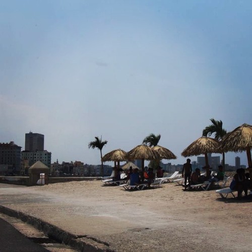 The beach along the Malecon - Resaca (hangover) by Arles Del Río - Behind the wall #HavanaBie