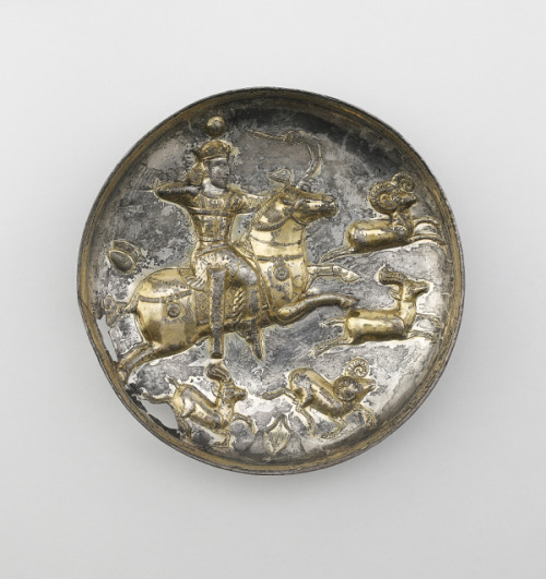 Silver and gilt plate and bowl with image of hunting king. Iran, Sasanian Period, 4th to 5th century