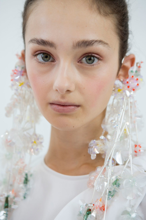 oncethingslookup:Kamila Marszalek backstage at Delpozo Spring 2017 RTW