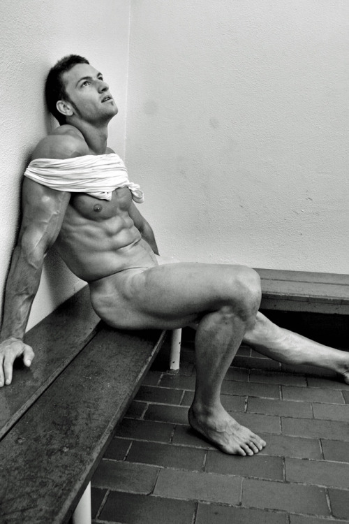 adorableman71:  hottie !!