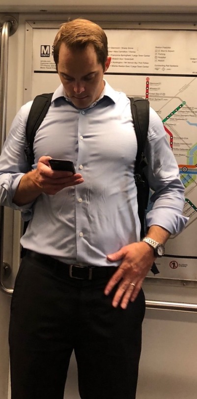 luvmarriedguys:  ring2ring:    woofy daddy 