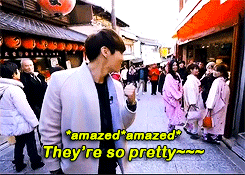 giashii-blog:  When Jonghyun saw pretty girls on the street…  