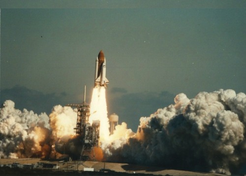 Incredible Photos Emerge of the 1986 Challenger Shuttle Disaster Many people watched the Challenger 