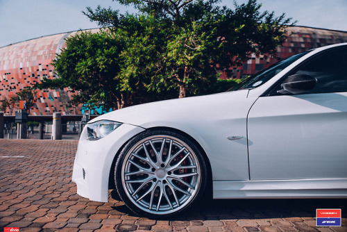 Beautiful E90 and Vossen x Work VWS-2www.vossenxwork.com