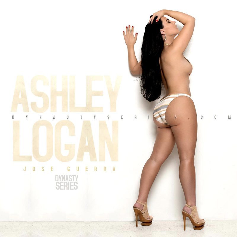 modelconnoisseur:  Ashley Logan!