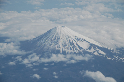 before-life:  Mount Fuji, Japan by moontears