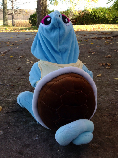 hairstylesbeauty:I found a baby Squirtle! Happy Halloween! (source)Do you want to build this Squirtle? DIY tutorial is here.