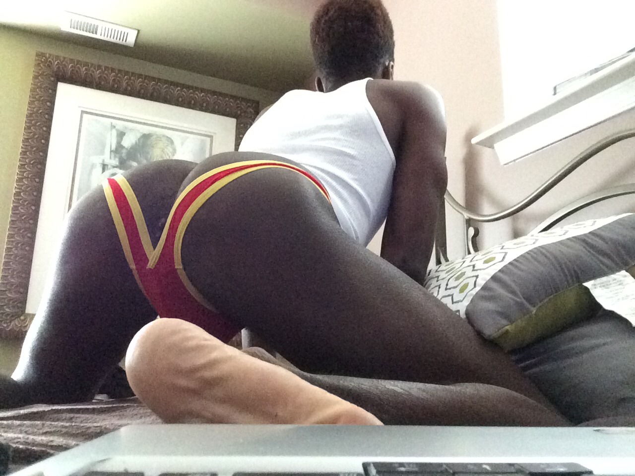 royalbxtchh:  With an ass like that, why aren’t you mine? 😋 