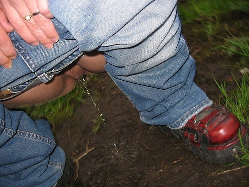 sexygirlspeetoo:  vehtec:  Re posted but awsome  For all you who love hot #peeing