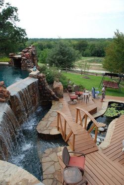 sweetestesthome:  Awesome backyard!!Click