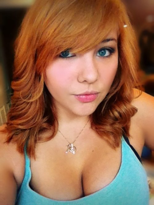 girlswithbigassets:  For more girls with big assets go to http://fotozup.com. Check the “For Guys” section.