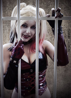 ladies-of-cosplay:  Harley Quinn 