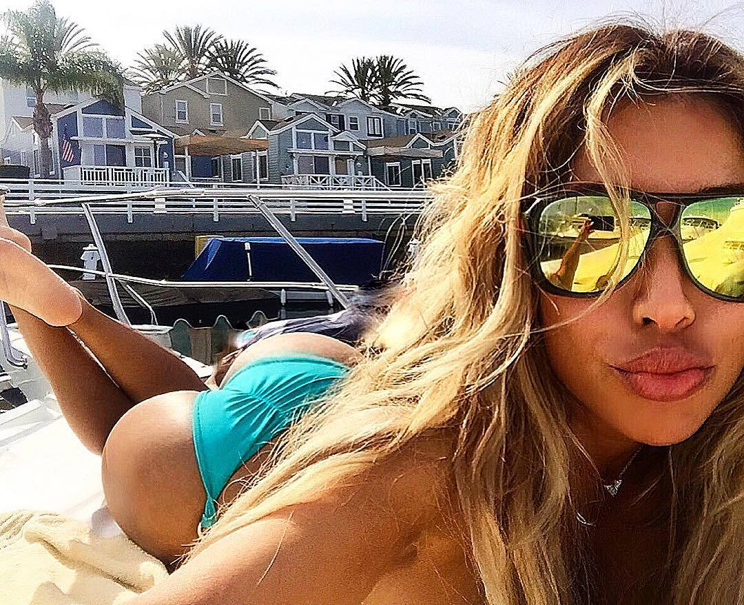 From yesterday #Sundaybumday 🍑  @playmateolgaloera #olgaloera #sun #playa #beach