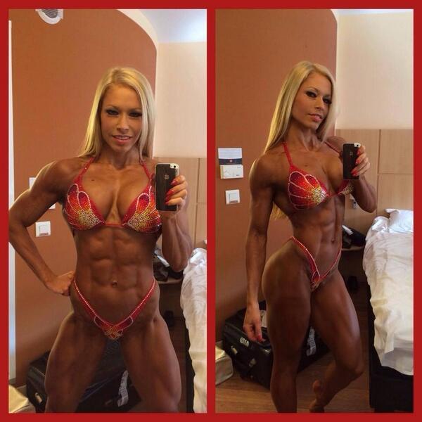 sexyfitnessgirls:  Sexy and beautiful @SuzyToldi via @BabesAndSports2  