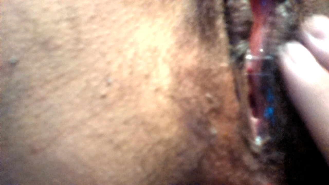 latinaatwork:  I. AM. VERY. WET. I can almost feel my pussy dripping while I walk