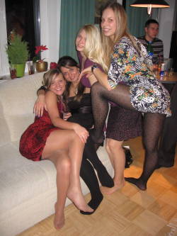 Nude Pantyhose Girls