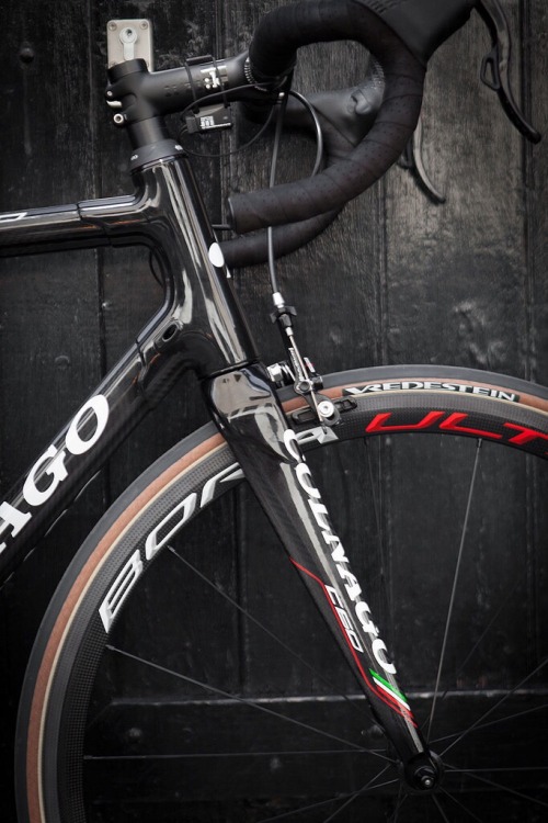 bikeplanet: Colnago C60 Italia Glossby Bespokecycling