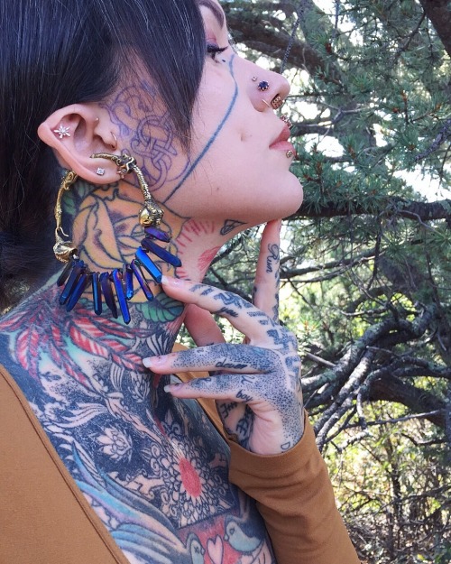 shannakeyes:Day in the woods in my @diabloorganics
