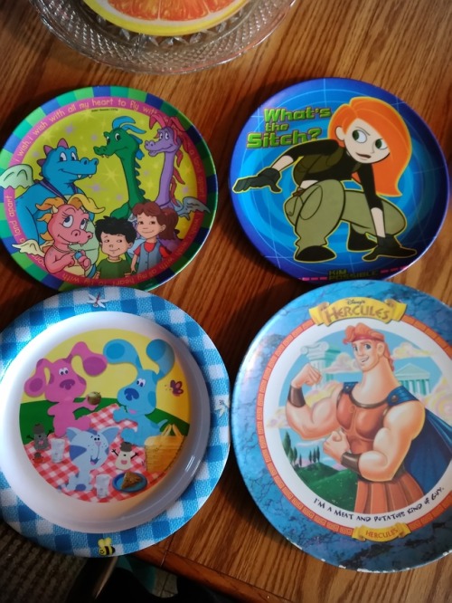 90s-2000sgirl:  Some of my old Lunchboxes, Thermos, and plates.