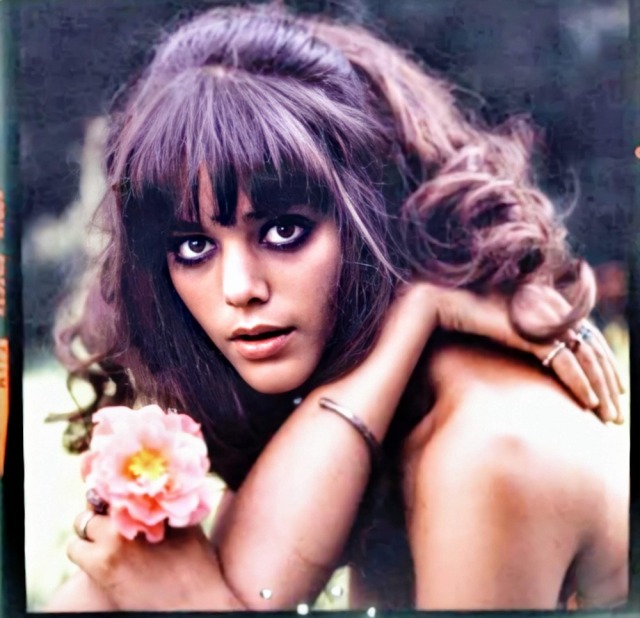 🌸Flower Beauty🌸
🌸Tina Aumont pictured by Chiara Samugheo in Spring 1968🌸
💗These photos are courtesy 