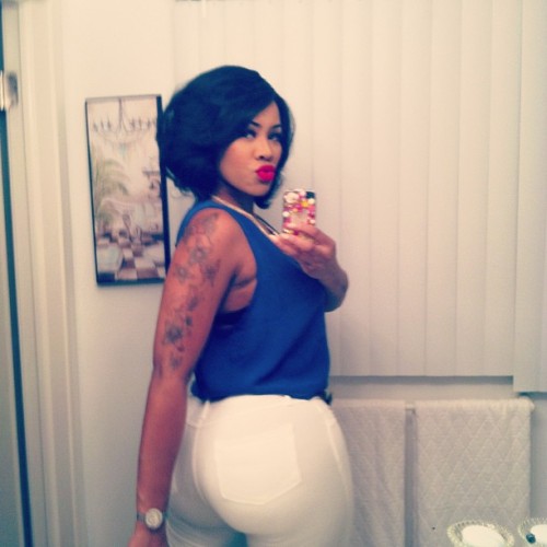 curvesincolor: Deelishis.