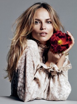 themakeupbrush:  Natasha Poly for Glamour