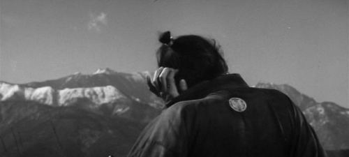teadrunktailor: twoquickdeaths: yojimbo Can totally hear the music with this.