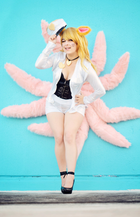 vedasaur:  Popstar Ahri - hyemi♥chu cosplay Visit www.facebook.com/hyemichucosplay for more of my work! 