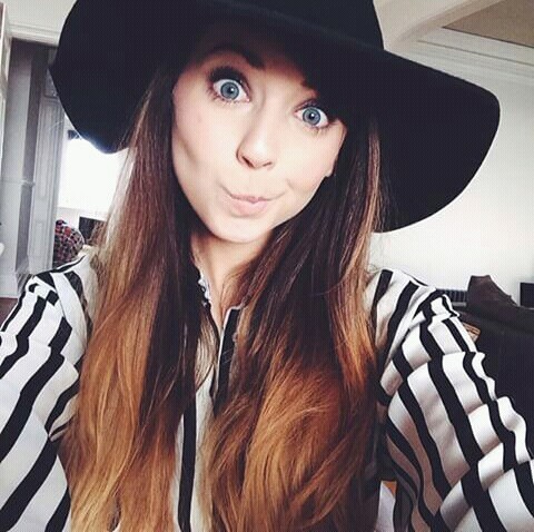 Zoe Sugg Tumblr_nt1bxmrCej1uz5a4wo1_500