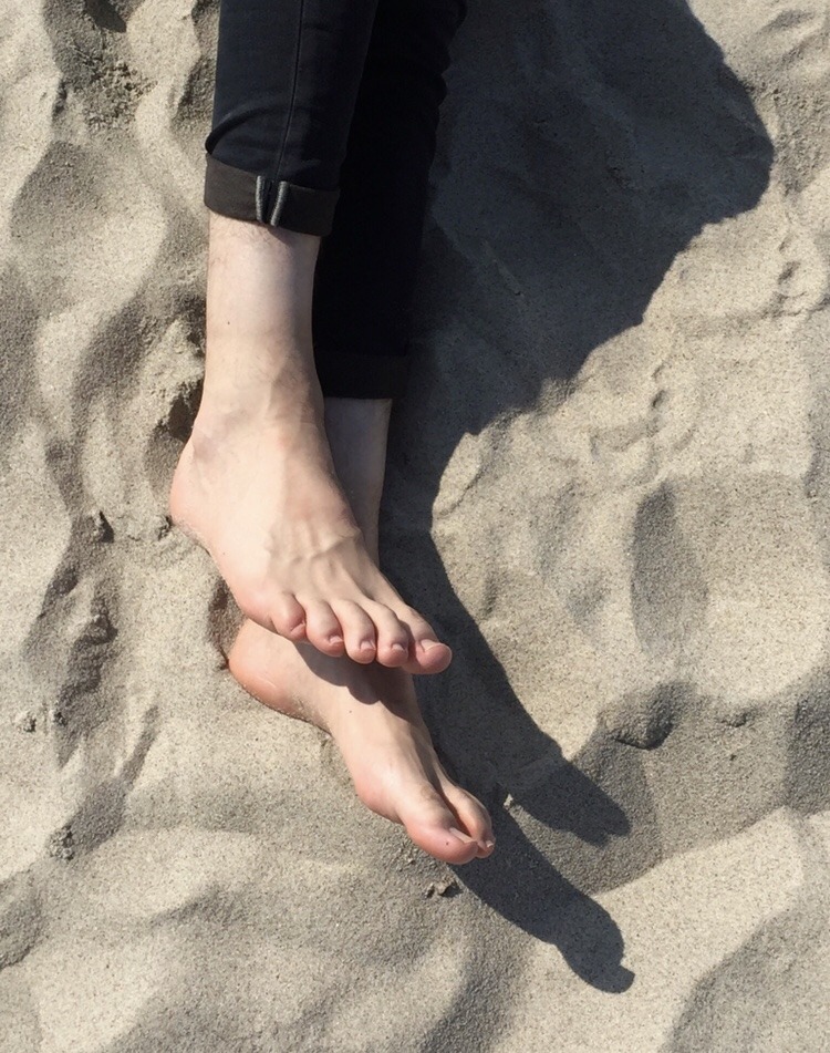 feetman80:  My friends feet 