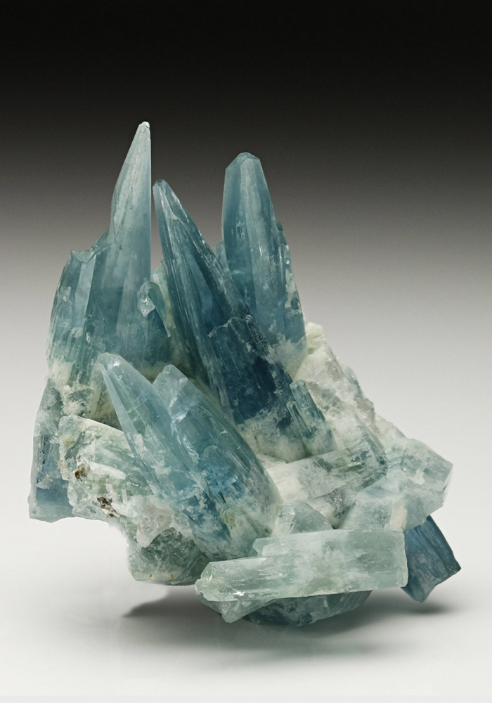 hematitehearts:  Aquamarine Locality:   Mimoso do Sul mine, Mimoso do Sul, Espírito