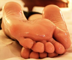 best-female-feet-tblr:  @ foot_princess_ann