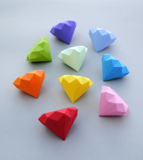 zombiehunterdg:   3D paper diamonds  I think you mean Chaos emeralds