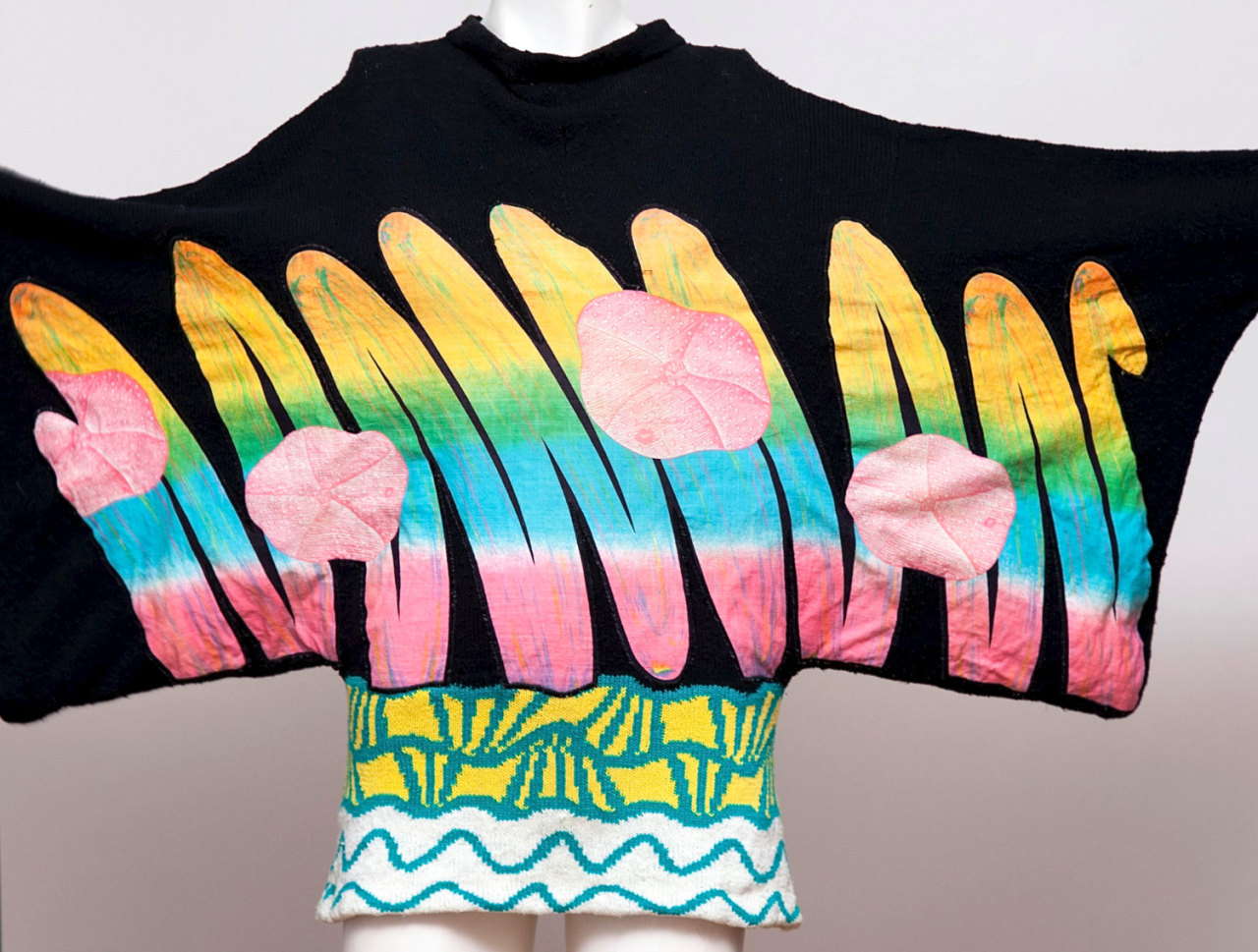 tokyo-fashion:  1980s kimono sleeve sweater by Japanese designer Kansai Yamamoto.