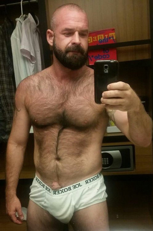 averagedudenextdoor:How many guys have tucked their dicks in their waistband, and then accidentally 