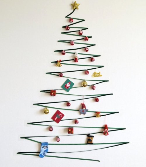 Fancy wall Christmas tree ideas.