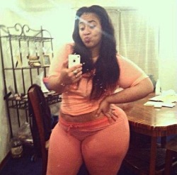 iluvbbwass:  Ghetto girl thickness