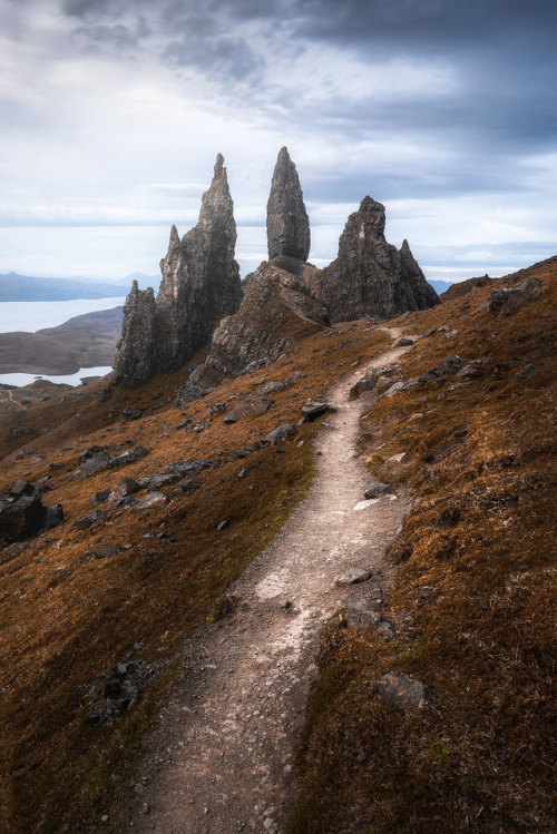 satakentia:The StorrThe Old Man of Storr, Isle of Skye, Scotlandby Philip Slotte.