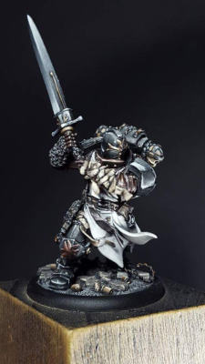 wh40khq:    Emperor’s Champion (Custom Sculpt)