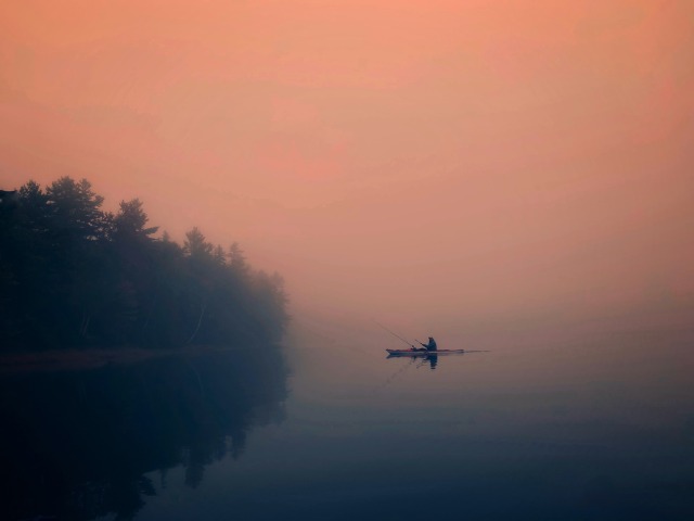 archae-heart-deactivated2021012:eerie morning glow over the misty lake 