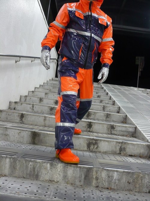 Custom PVC Tradie Gear by Amazona Fashion!(It’s not me in the photo, but I wish it was XD)Source : h