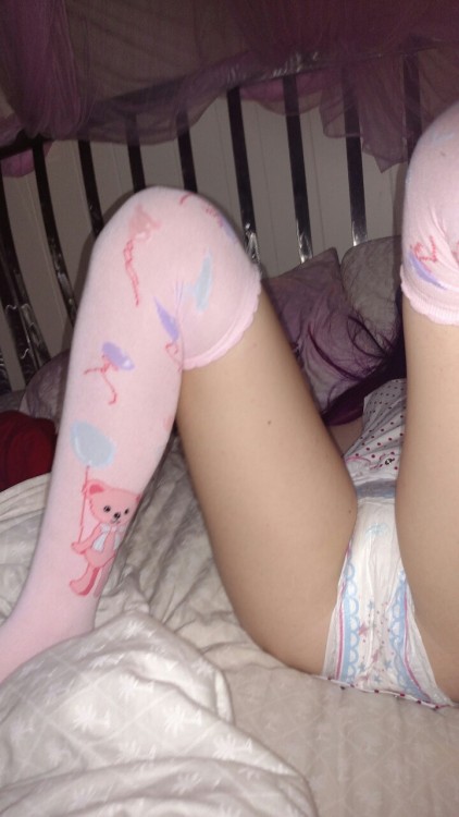 donutlovesdaddy:  Daddy said I was acting like a bratty teenager this weekend and I was afraid that meant I would get hurtie spankings.  Instead Daddy said I had to wear baby clothes to bed so I didn’t forget how little I really am.  It just so happened